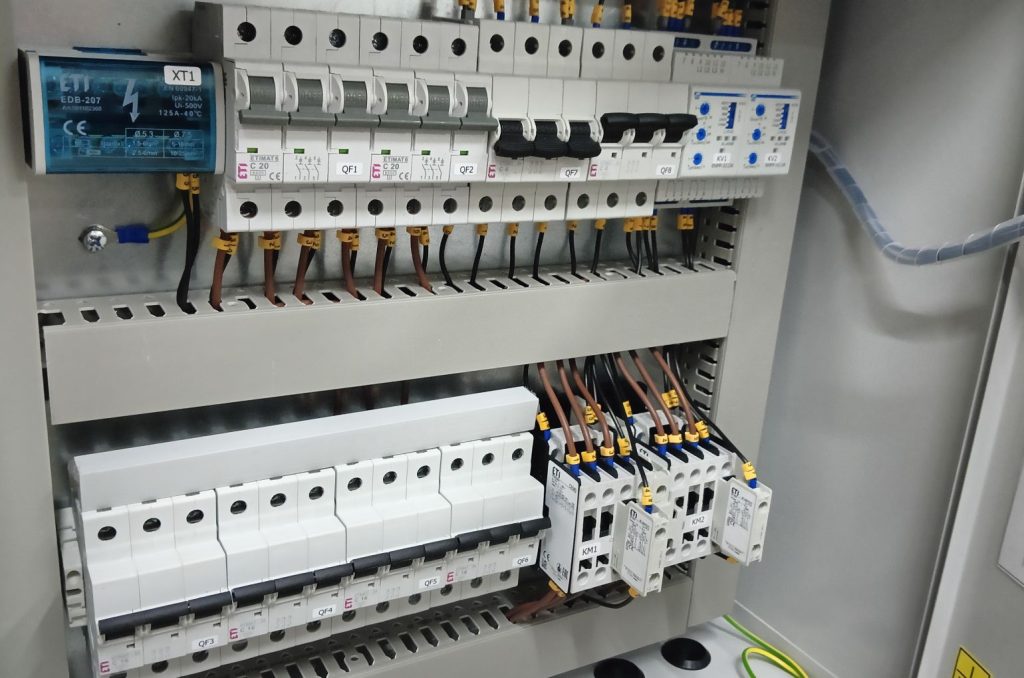 avr-avtomatichniy-vvedenya-rezervy-shit